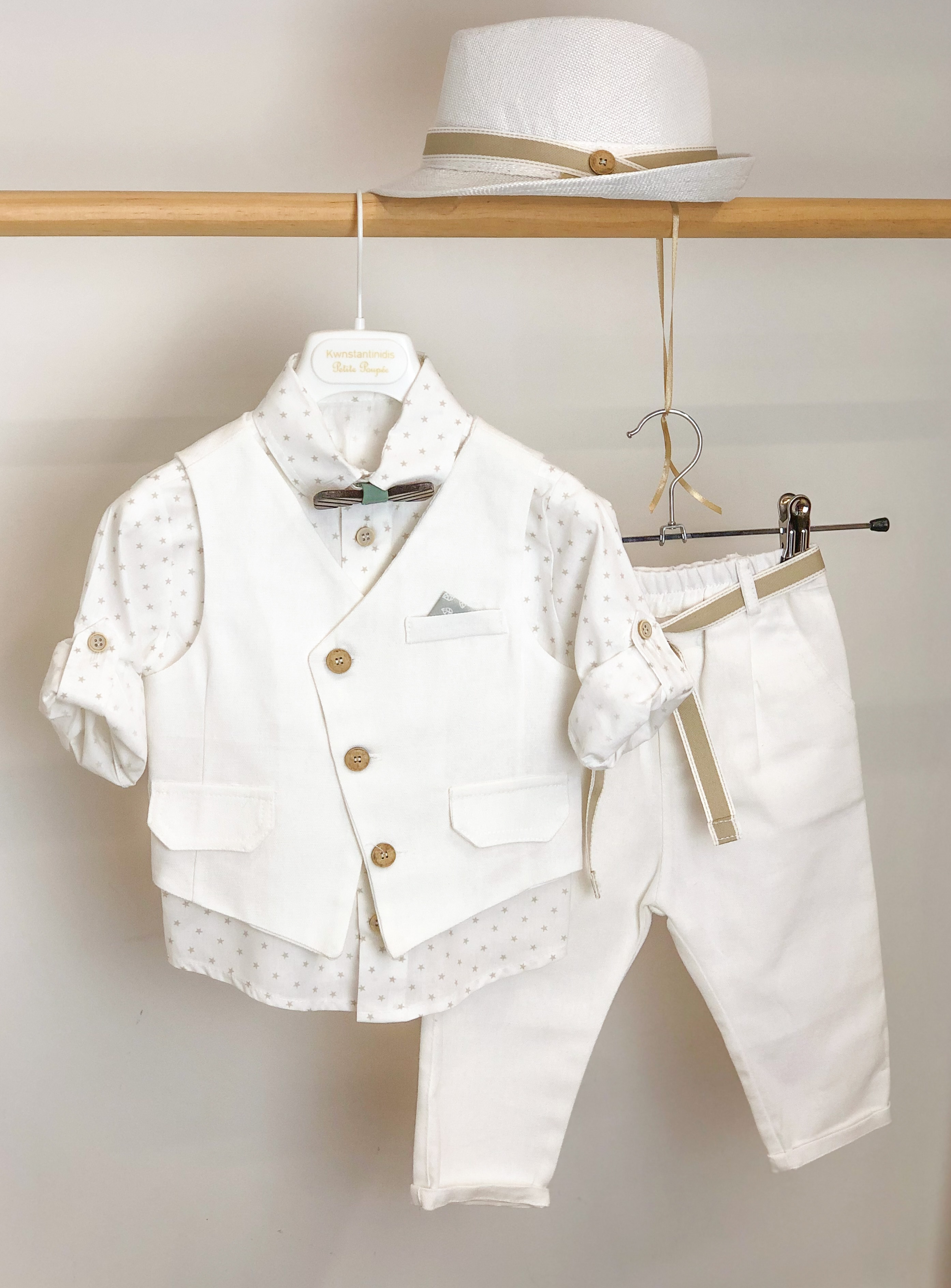 βαπτιστικά ρούχα για αγόρι καλοκαιρινό λευκό μπεζ απλό μοντέρνο ξύλινο παπιγιόν λευκό μπεζ μέντα βάπτιση αγόρι : 1