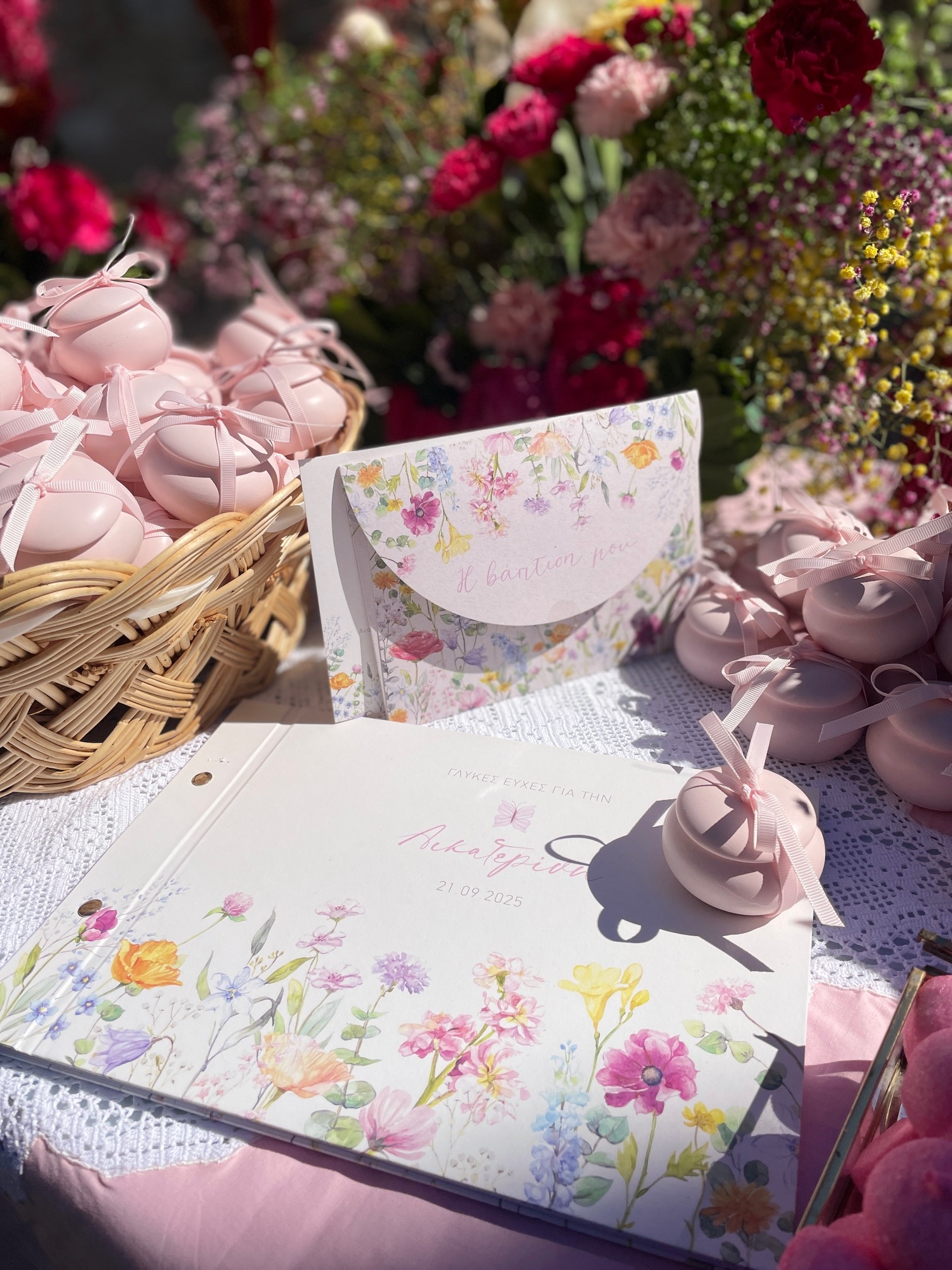 μπομπονιέρα βάπτισης γάμου μακαρον makaron με γυψοφύλλη κορδονάκι κερωμένο οικονομικό : 1