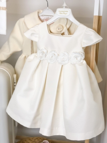 βαπτιστικό φόρεμα για κορίτσι με παλτό εκρού ιβουάρ μανίκι