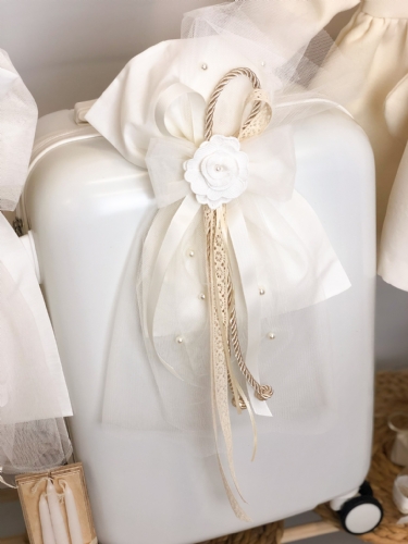βαλίτσα βαπτιστικό σετ για κορίτσι ιβουαρ off white  εκρού με τούλι και λουλούδια