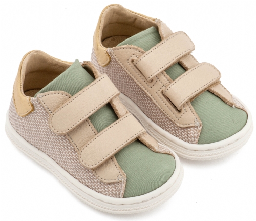 Σνίκερ μπεζ μέντα