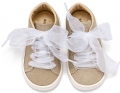 Sneaker απο Μεταλιζέ Ύφασμα και Δέσιμο Κορδέλα Οργάντζας σε χρυσό Χρώμα. : 2
